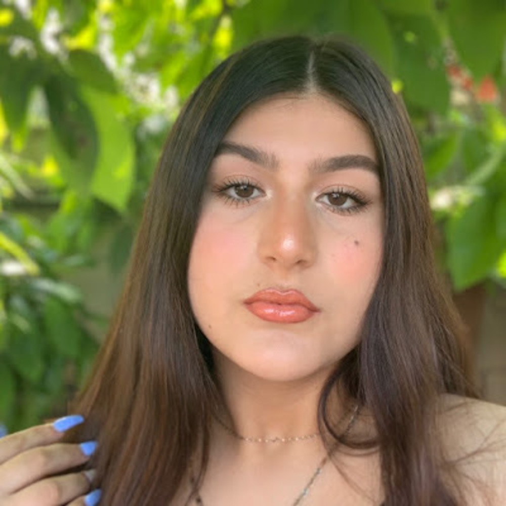 Meet your Posher, Anahi